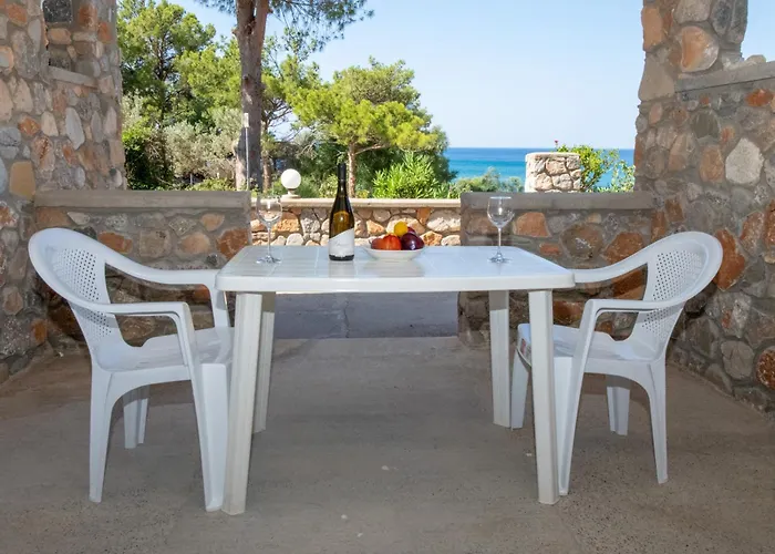 George Seaside Serviced Studios & Apartments